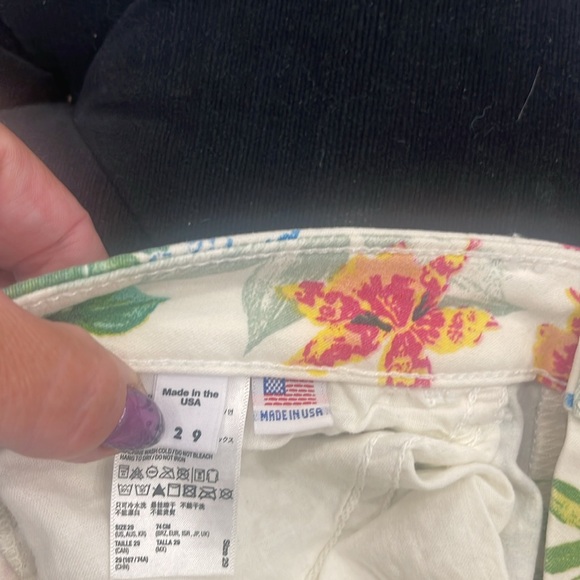 American Apparel Floral print skinny jeans. Stretchy. Size 29. Never worn. - Picture 6 of 6